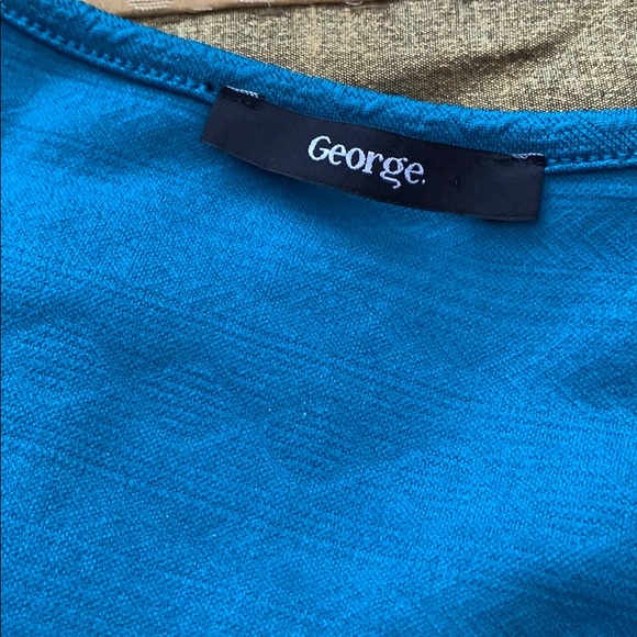 Short dress with half sleeves - Picture 1 of 7